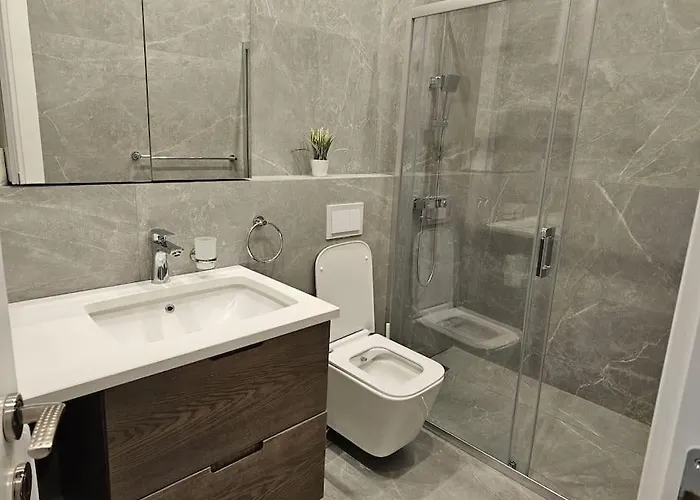 Deluxe Flat With Garden_tirana Tirana